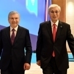 Шавкат Мирзиёев Тўқаев билан телефонда гаплашди