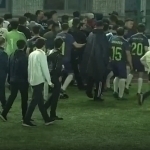 Futbol turnirida san’atkorlar va blogerlar ommaviy janjal chiqardi (video)