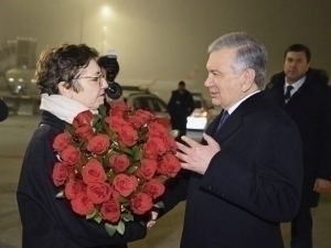 Мирзиёев Швейцарияга борди 