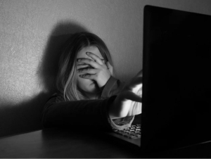 Огоҳлантириш: 15 млн бола интернетда уятсиз контентга дуч келган – UNICEF