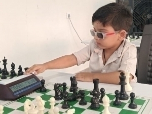 3 яшар бола FIDE рейтингига киритилди