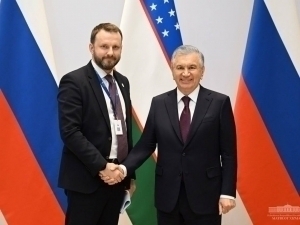 Mirziyoyev receives the assistant of Putin