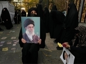 “Исроил айбдор”. Эрон бўйлаб дафн маросимлари ўтказилди (видео)