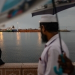 Eron ba’zi kemalarga Hormuz orqali o‘tishga ruxsat berdi