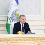 Ҳудуд раҳбарлари муҳтож оилаларга пул ва озиқ-овқат бериш билан чекланиб қолган – Мирзиёев