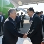 Mirziyoyev Dushanbega yetib bordi