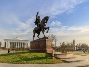 O‘zbekistonda har yili aprel “Amir Temur oyligi” deb e’lon qilinadi