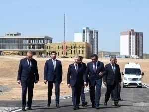 Mirziyoyev toured the developing complex situated on the hillside