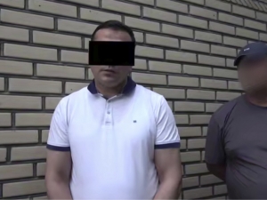Buxoroda SSB boshlig‘i xotini orqali pora oldi