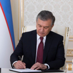Mirziyoyev 1000 nafar xodimni xorijga stajirovkaga yuborish haqidagi  qarorni imzoladi