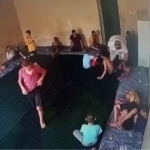 Andijondagi “Muruvvat” uyida nogiron bolalar kaltaklandi (video)