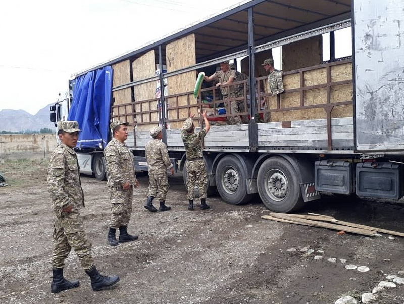 Tojik-qirg‘iz chegarasidagi vaziyat: Qirg‘iziston 5 ta qishloq aholisini evakuatsiya qildi