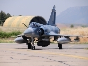 Франция Киевга Mirage 2000 қирувчи самолётларини жўнатади