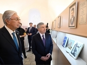 Шавкат Мирзиёев Тўқаев билан Бухорони зиёрат қилди