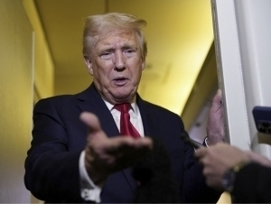 Трамп ядро синовлари ҳақидаги саволдан қочди 