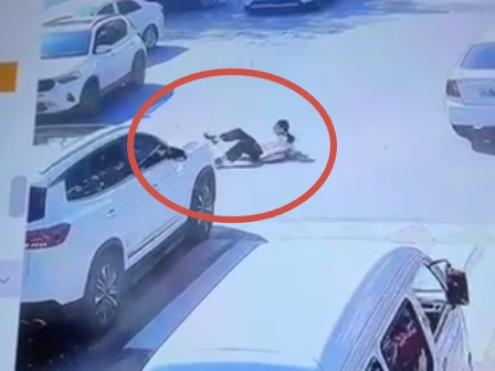 Chery hits school student in Andijan (video)