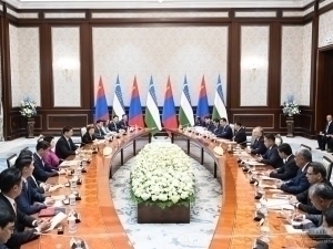 Mirziyoyev and Khurelsukh hold talks