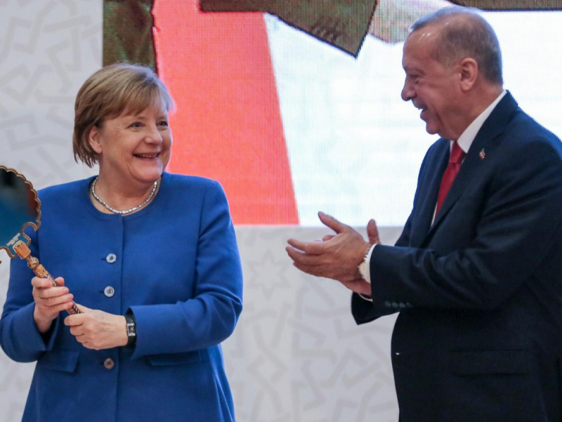 Turkiya va Gretsiya mojarosiga Merkel aralashdi 