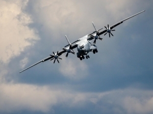 Rossiyada yirik harbiy samolyot qulab tushdi