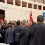 Turkiya parlamentida depututlar yana mushtlashib ketdi