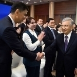 Shavkat Mirziyoyev Koreyadagi o‘zbekistonliklar bilan uchrashdi