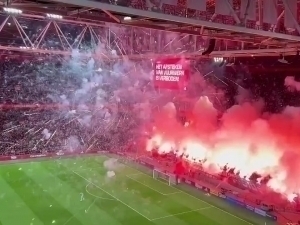 “Аякс” – “Гронинген” ўйини мухлислар сабаб тўхтатилди