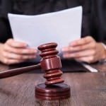 Сурхондарёда 3 ёшли ўғлини ўлдириб, ариққа ташлаб кетган эркакка ҳукм ўқилди