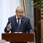 Senator blames regional residents for traffic jams in Tashkent