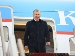 Mirziyoyev arrives in Moscow