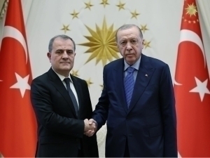 Aliyevning örniga sammitga borgan Bayramov Erdöğanning qabulida böldi