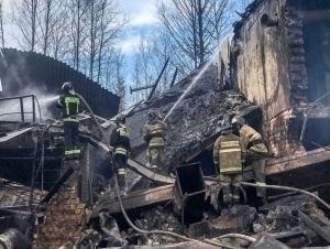 Россиядаги ҳарбий завод портлади. Қурбонлар бор (видео)