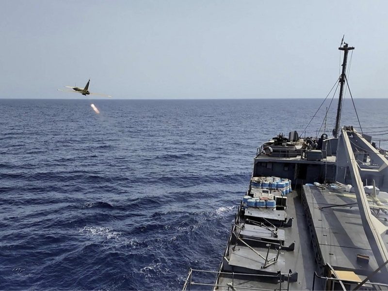 “Urush boshlandi”. AQSH Arab dengizida Eron dronini urib tushurdi 