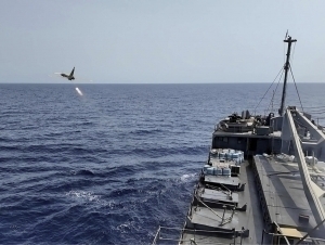 “Уруш бошланди”. АҚШ Араб денгизида Эрон дронини уриб тушурди 