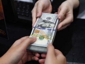 Dollar kursi yana tushdi