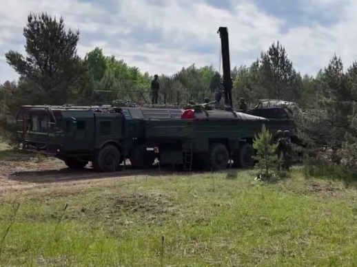 Rossiya Belarusga yadroviy o‘q-dorilarini yetkazib berdi (video)