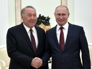 Putin Nazarboyev bilan uchrashdi