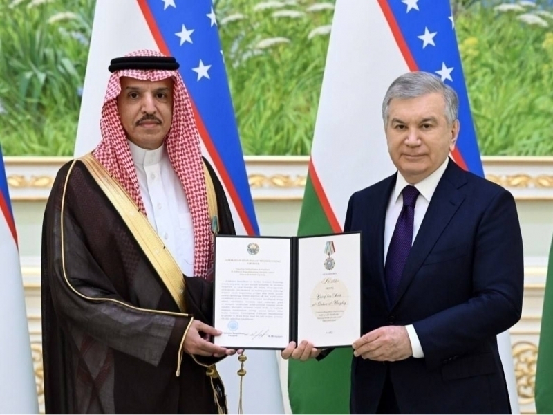 Shavkat Mirziyoyev awards Saudi Ambassador