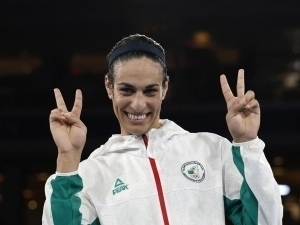 Erkakligi aytilgan ayol bokschi faoliyatini tugatgani haqidagi mish-mishlarni rad etdi 