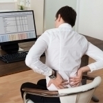 Узоқ вақт ўтириб ишлаш ўлим хавфини оширади – тадқиқот