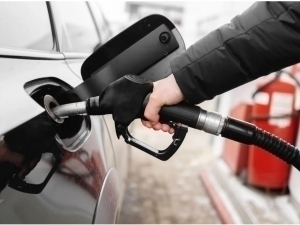 Россияда бензин нархи яна кескин ошди