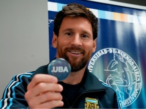 Messi faxriy doktor unvonini oldi