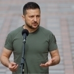 Zelenskiy harbiy holatni uzaytirishni taklif qildi