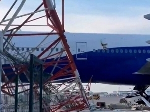 Антальяда 267 йўловчиси бўлган самолёт ҳалокатга учради (видео)
