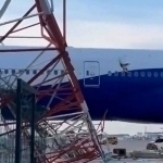 Антальяда 267 йўловчиси бўлган самолёт ҳалокатга учради (видео)
