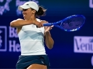 Amaldagi chempion “Australian Open”ni tark etdi