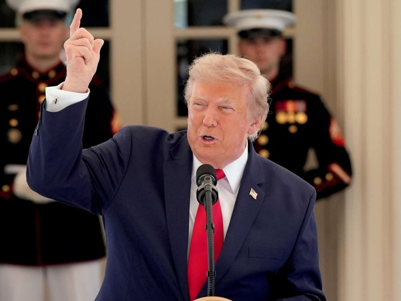 Пикакс тоғини йўқ қиламиз. Эрон тайёр турсин – Трамп