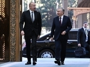 Шавкат Мирзиёев Илҳом Алиевни табриклади