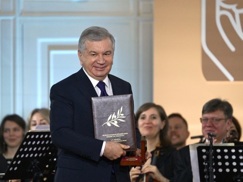 Shavkat Mirziyoyevga Xalqaro tinchlik mukofoti topshirildi (video)