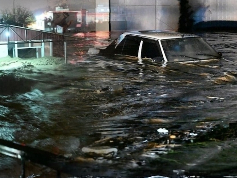 Turkiyada suv toshqini sodir bo‘ldi. Qurbonlar bor (video)