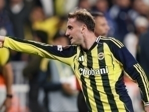 Warner Bros Гарри Поттерга тақлид қилган футболчини судга берди